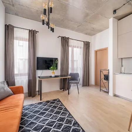Cosy Old Town Flat In A Modern Secured Apt. Block Apartmán