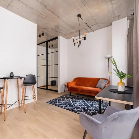 Cosy Old Town Flat In A Modern Secured Apt. Block Apartment *