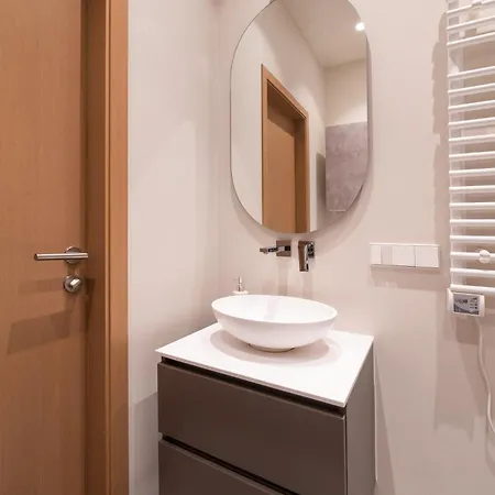 Cosy Old Town Flat In A Modern Secured Apt. Block Apartment