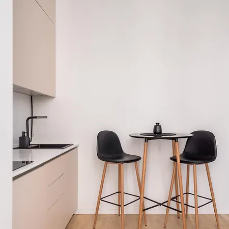 Cosy Old Town Flat In A Modern Secured Apt. Block Apartment *